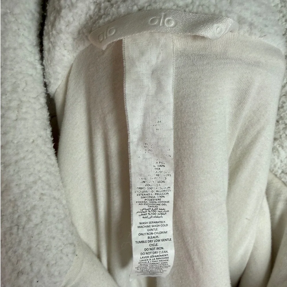 ALO YOGA Micro Sherpa Envy Shacket, Sherpa Snap-Front Jacket, Fleece, Size